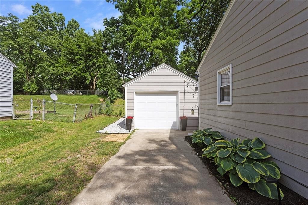 5313 N Euclid Avenue — photo 29