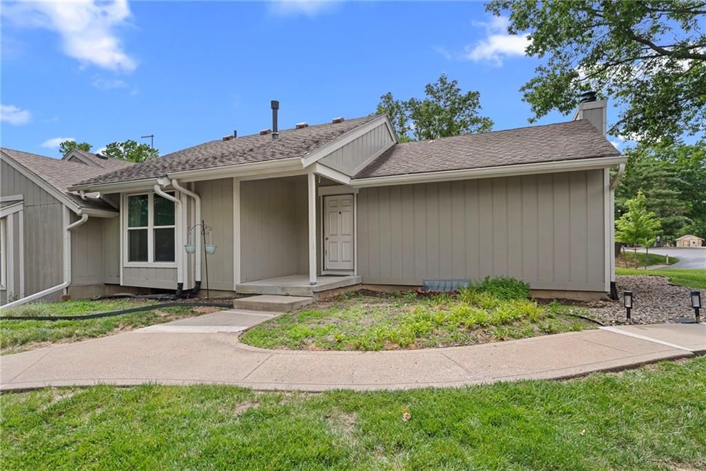 5737 N Oregon Avenue — photo 3