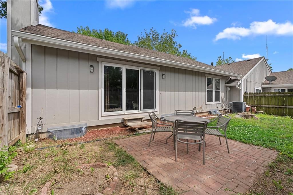 5737 N Oregon Avenue — photo 27