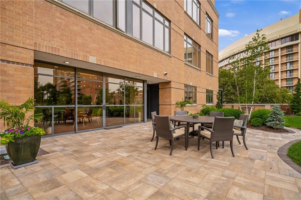 400 W 49th Terrace — photo 43