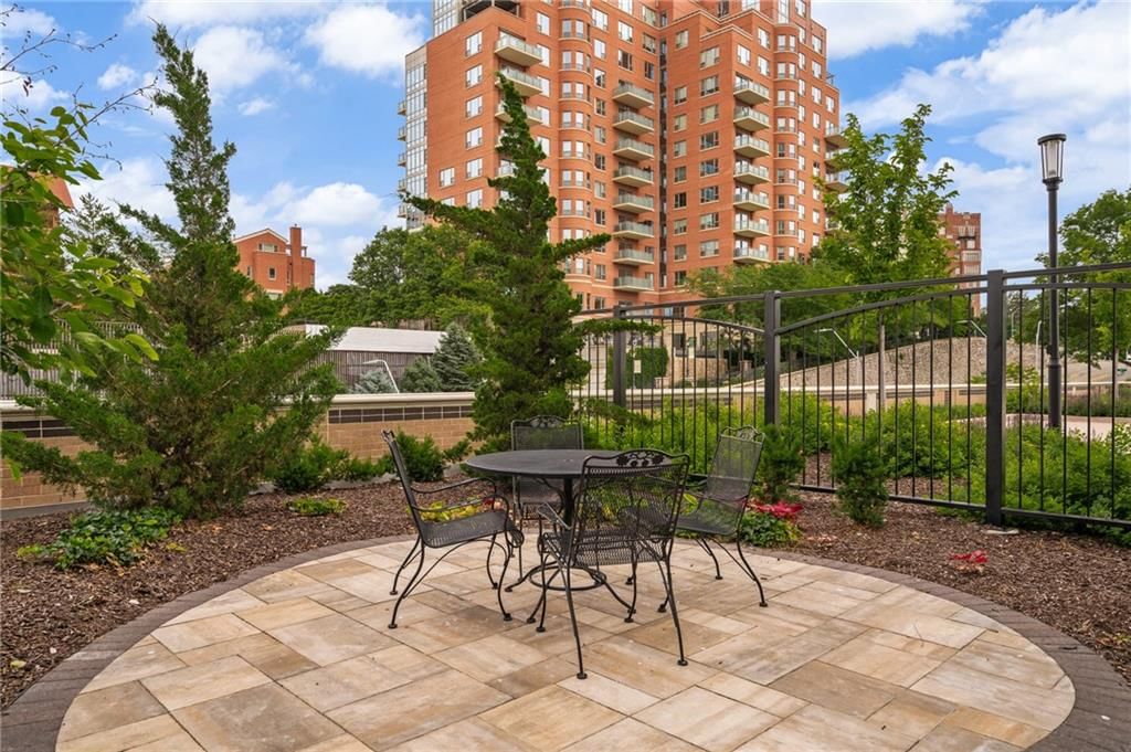 400 W 49th Terrace — photo 49