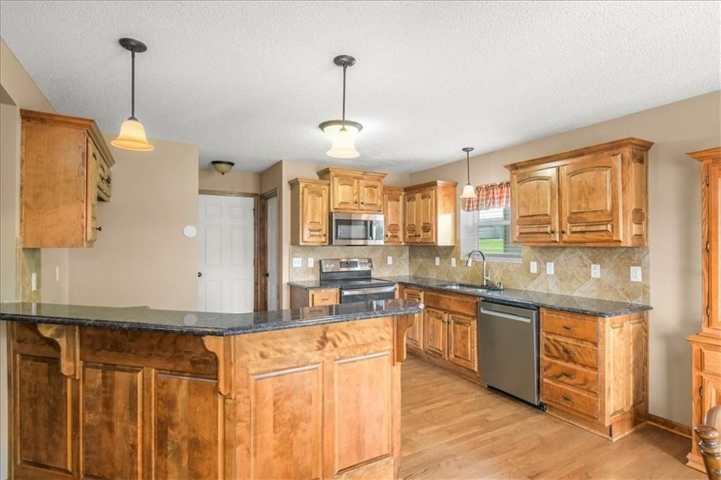 16914 Meadow Creek Court — photo 8