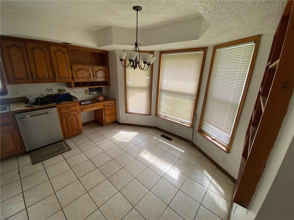 913 NW 37th Street — photo 3