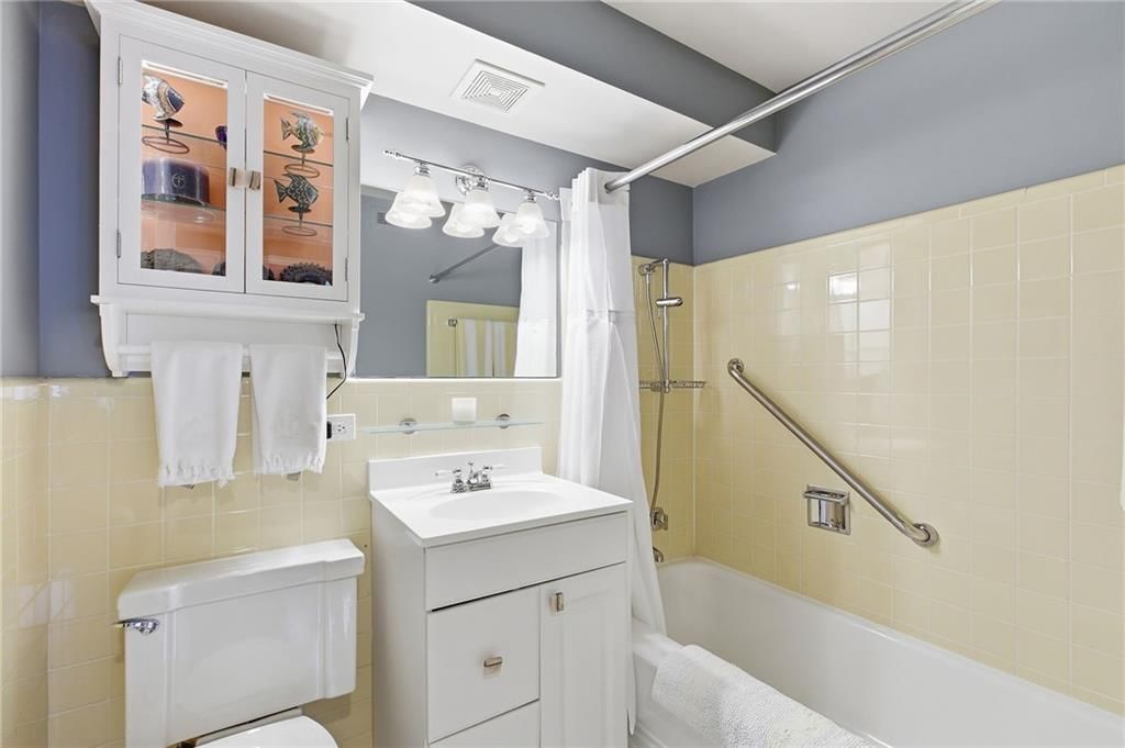 310 W 49th Street — photo 12