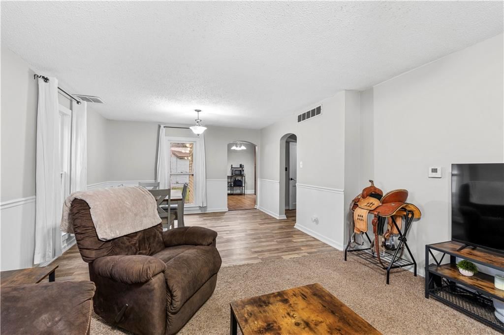 426 W Walnut Street — photo 4