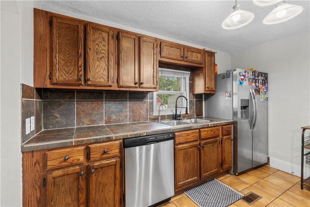426 W Walnut Street — photo 8