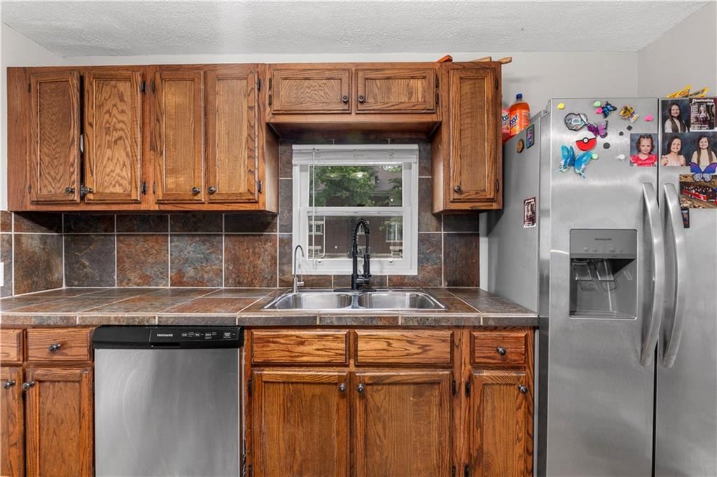 426 W Walnut Street — photo 10