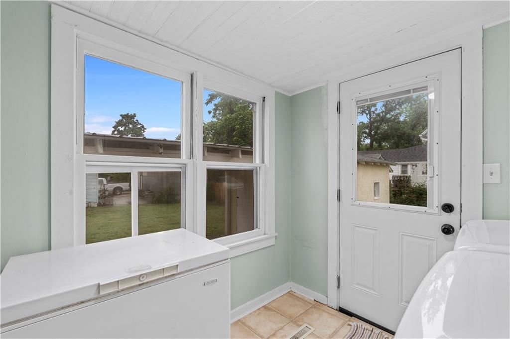 426 W Walnut Street — photo 17