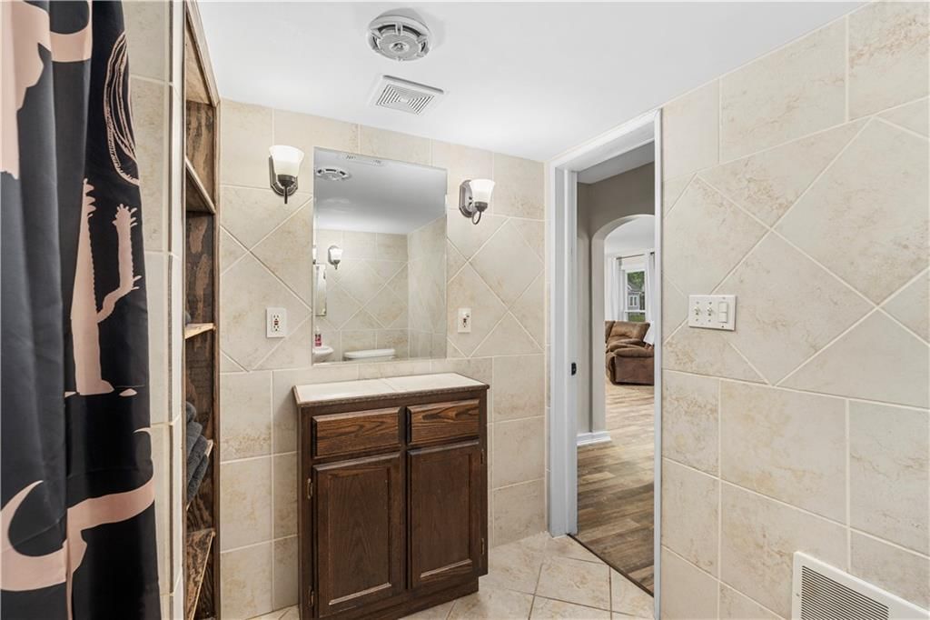 426 W Walnut Street — photo 23