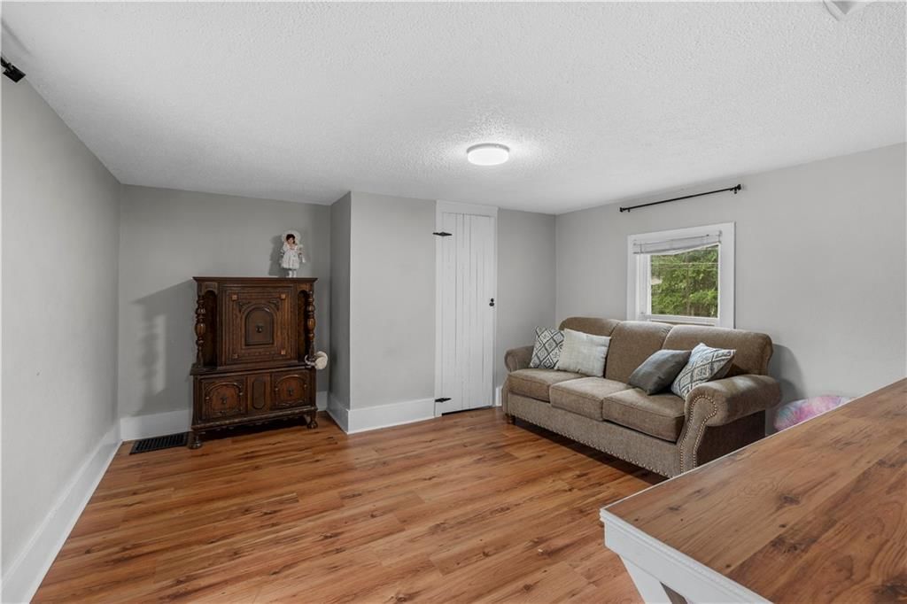 426 W Walnut Street — photo 29