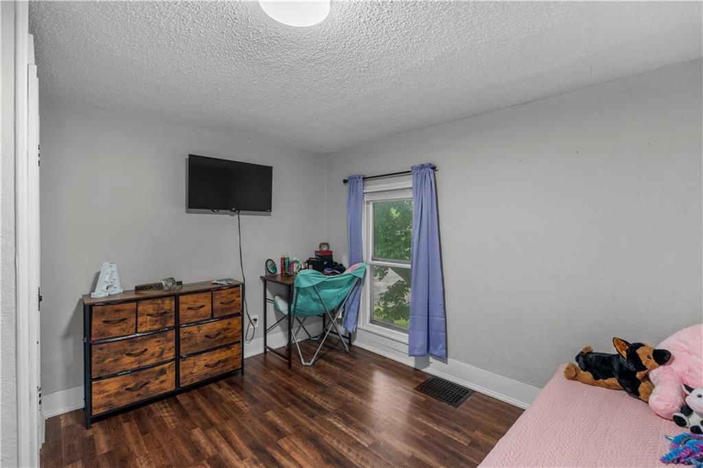426 W Walnut Street — photo 32