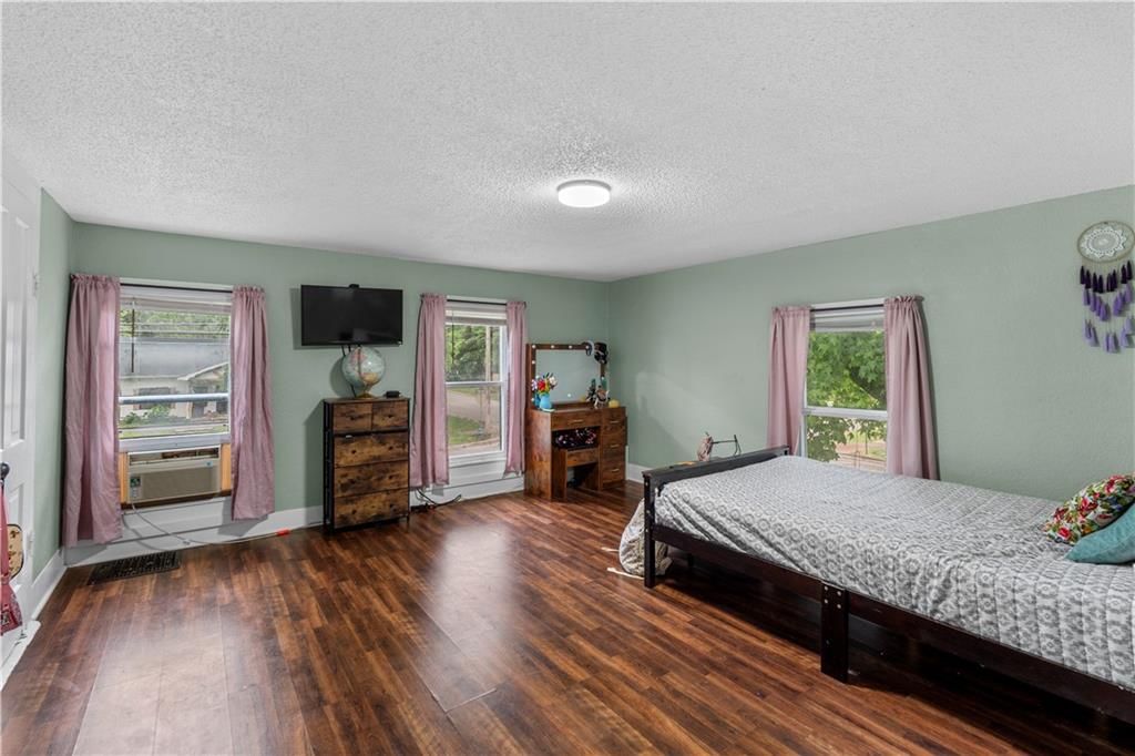 426 W Walnut Street — photo 34