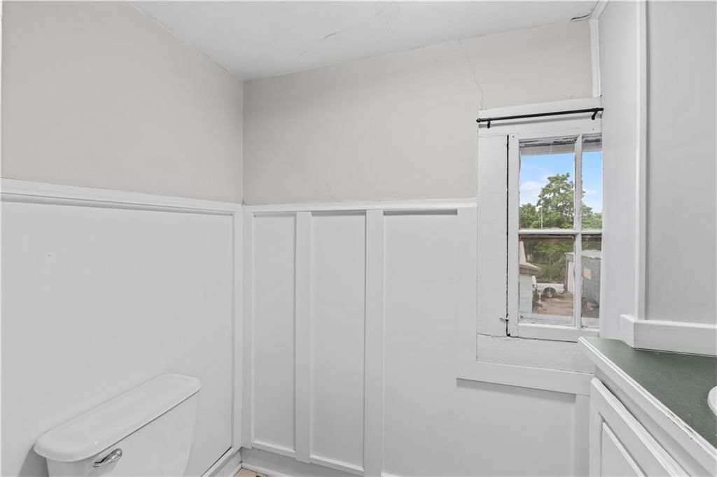 426 W Walnut Street — photo 38