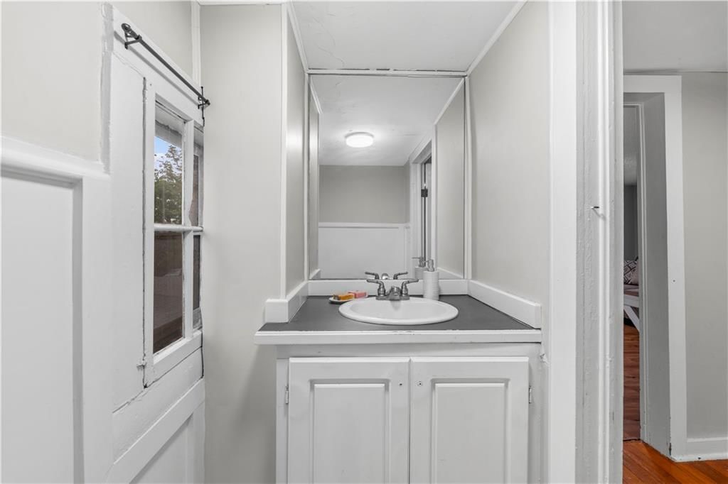 426 W Walnut Street — photo 39