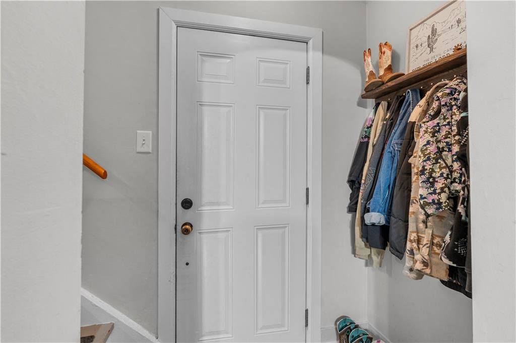 426 W Walnut Street — photo 40