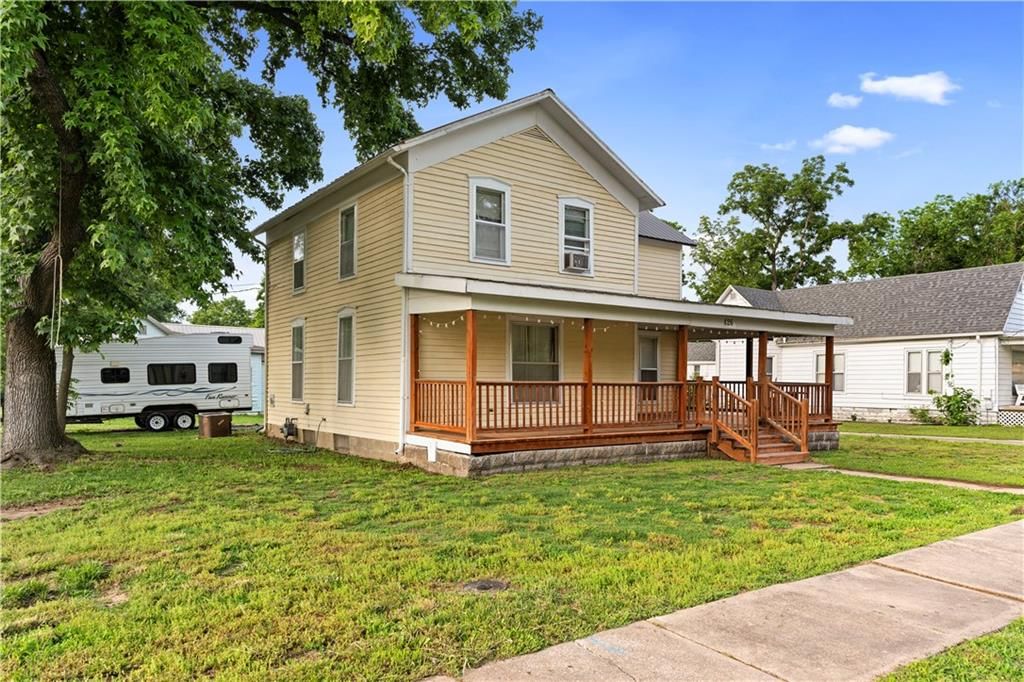 426 W Walnut Street — photo 41