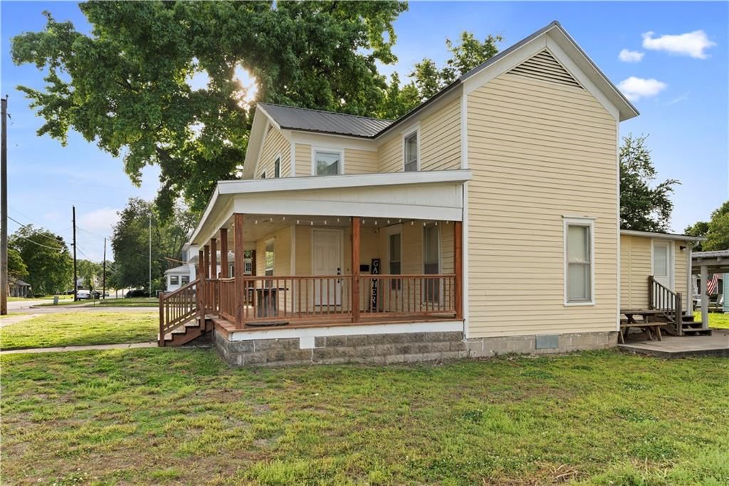 426 W Walnut Street — photo 42