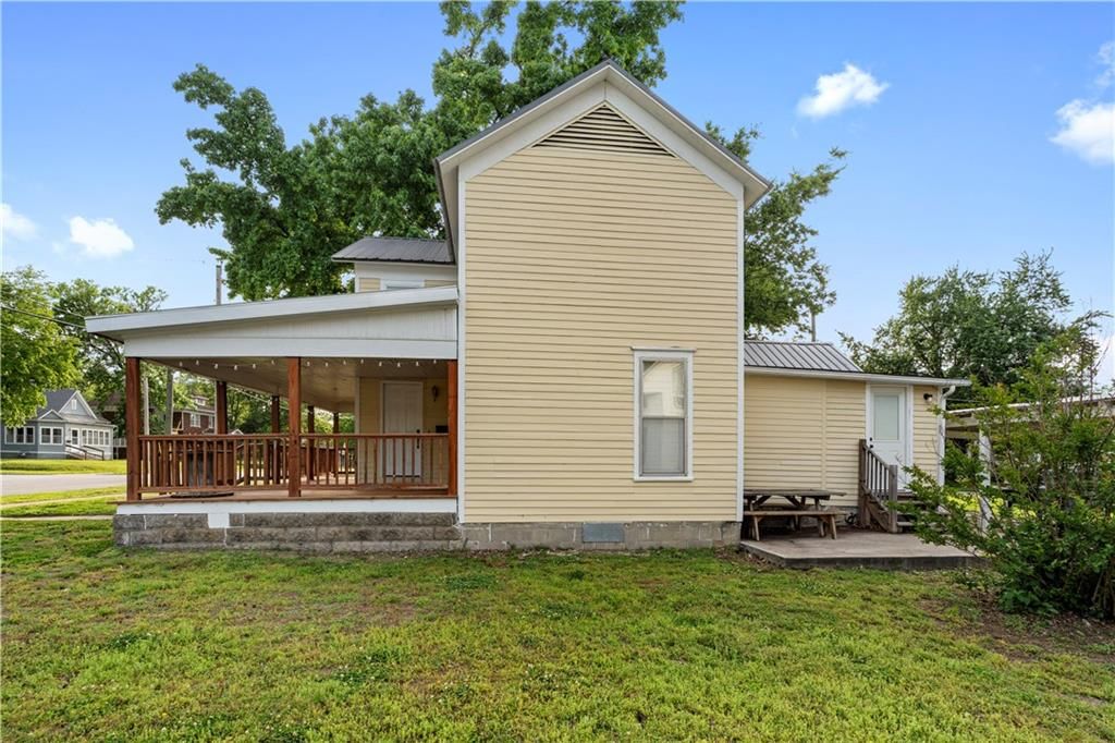 426 W Walnut Street — photo 43