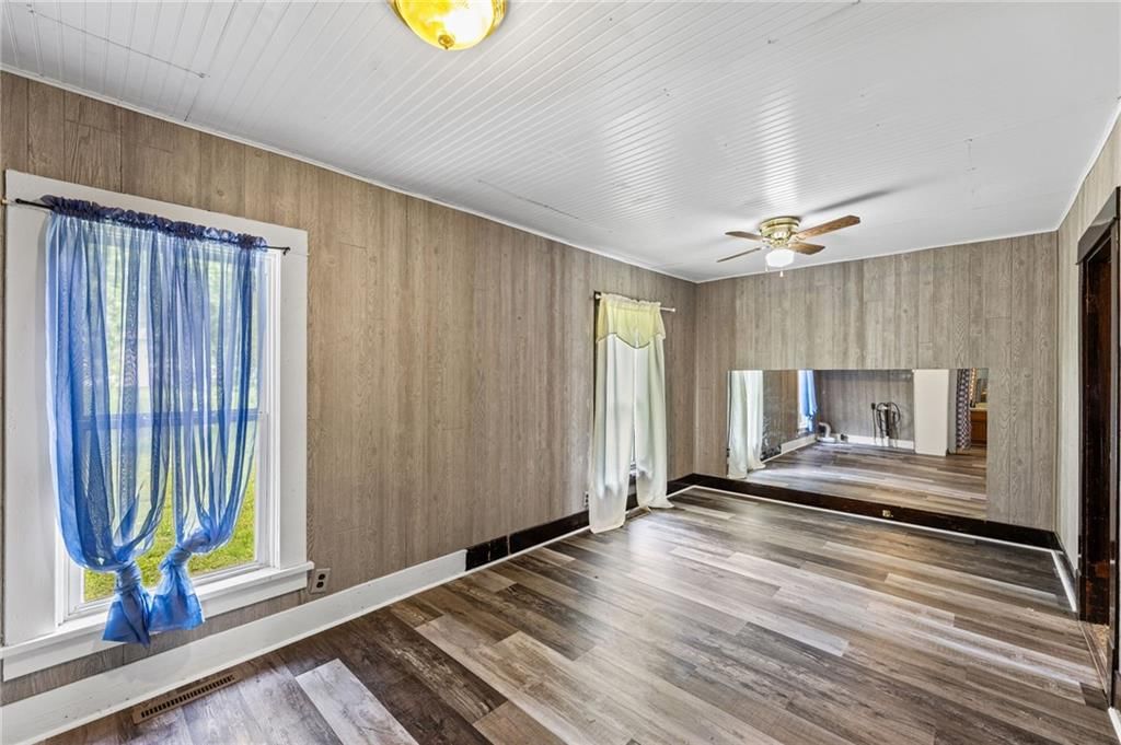 112 S Locust Street — photo 14