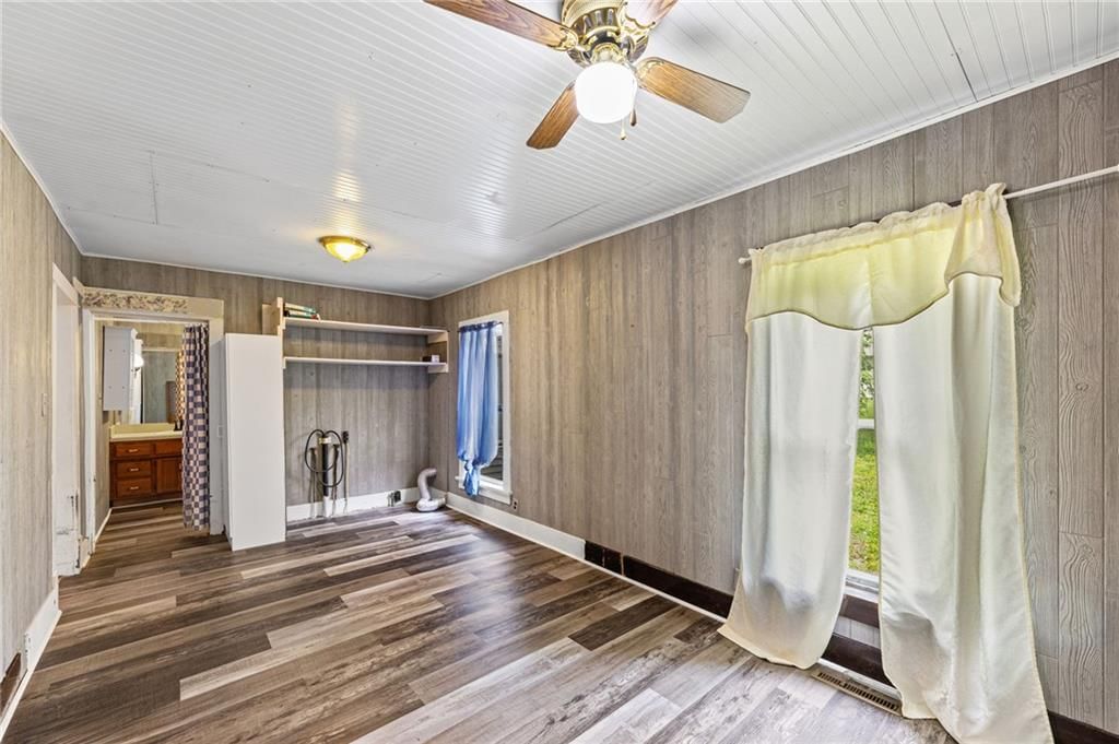 112 S Locust Street — photo 15