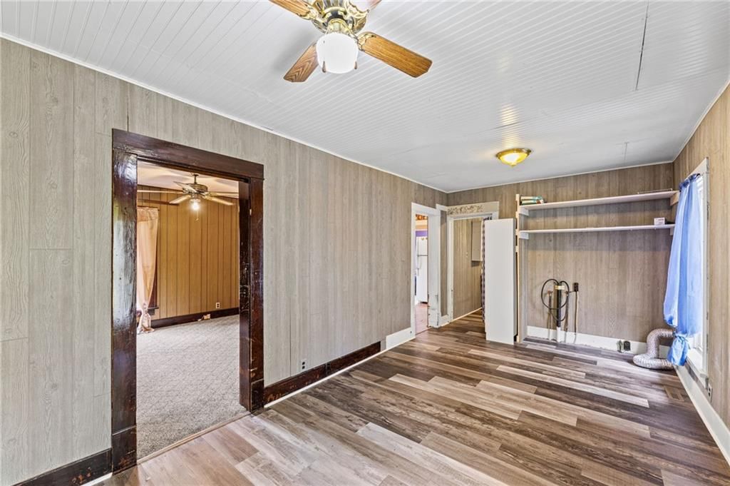 112 S Locust Street — photo 16