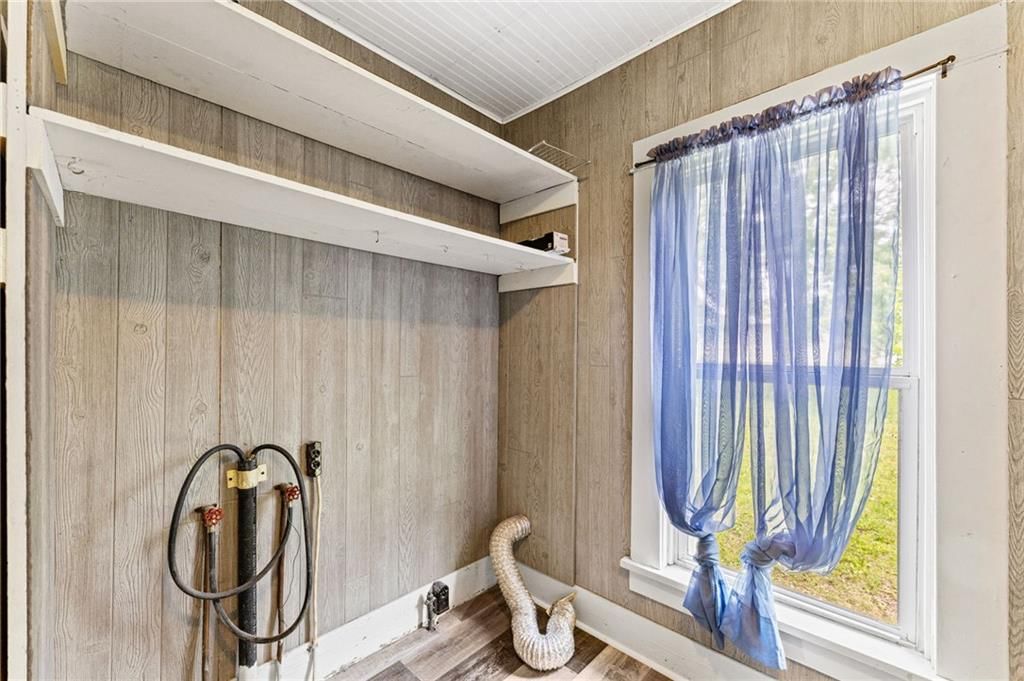 112 S Locust Street — photo 17