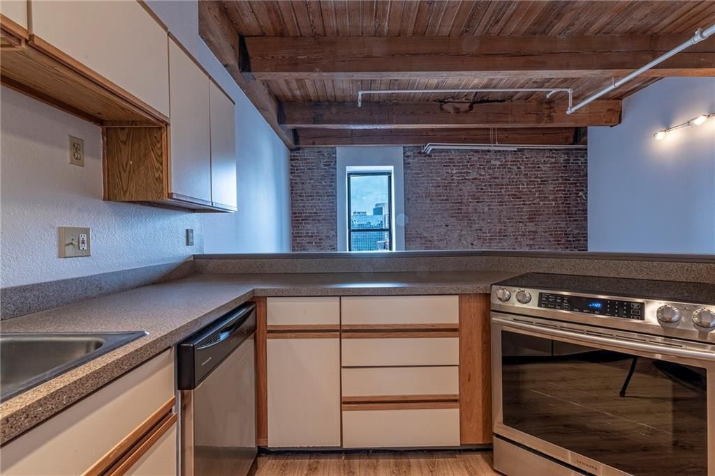 308 W 8th Street — photo 5