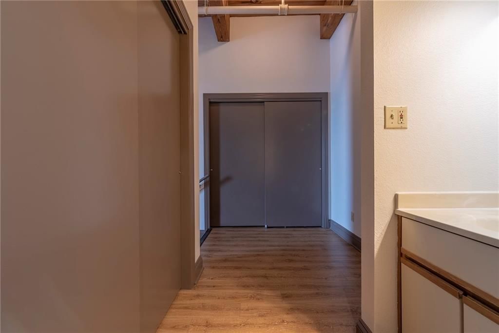 308 W 8th Street — photo 10
