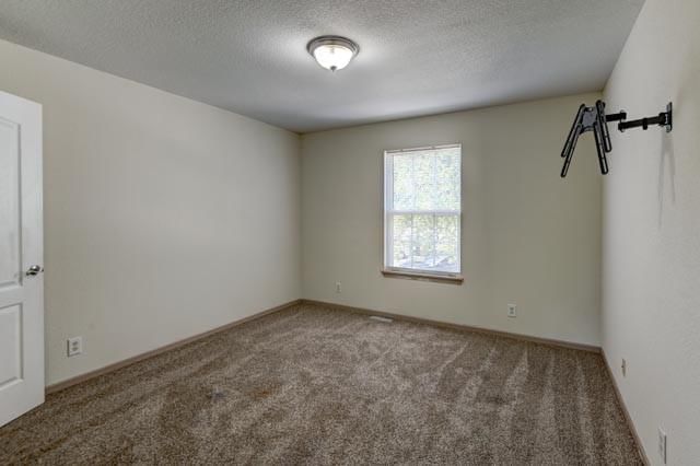 1215 NW Ashley Lane — photo 24