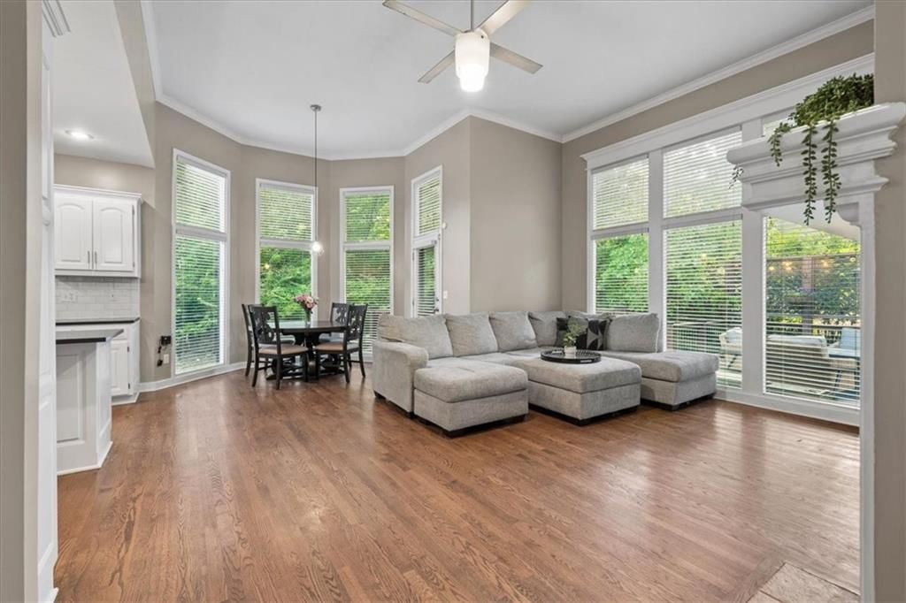 5812 NW Hickory Place — photo 5