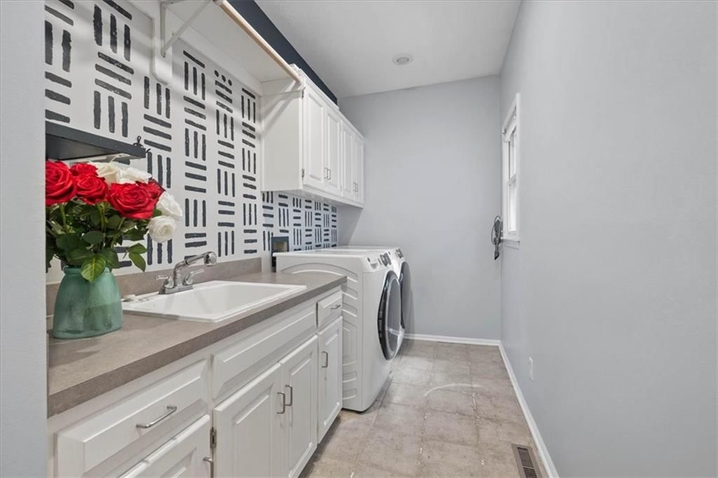 5812 NW Hickory Place — photo 16