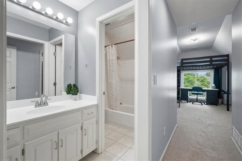 5812 NW Hickory Place — photo 21