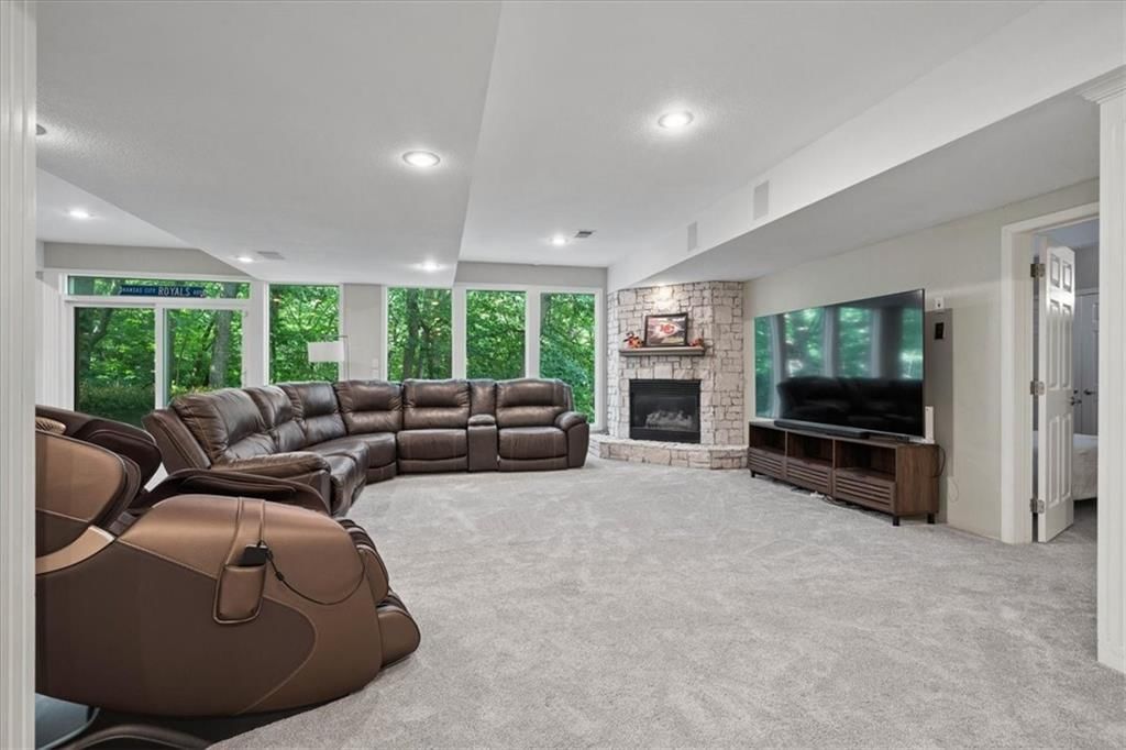 5812 NW Hickory Place — photo 23