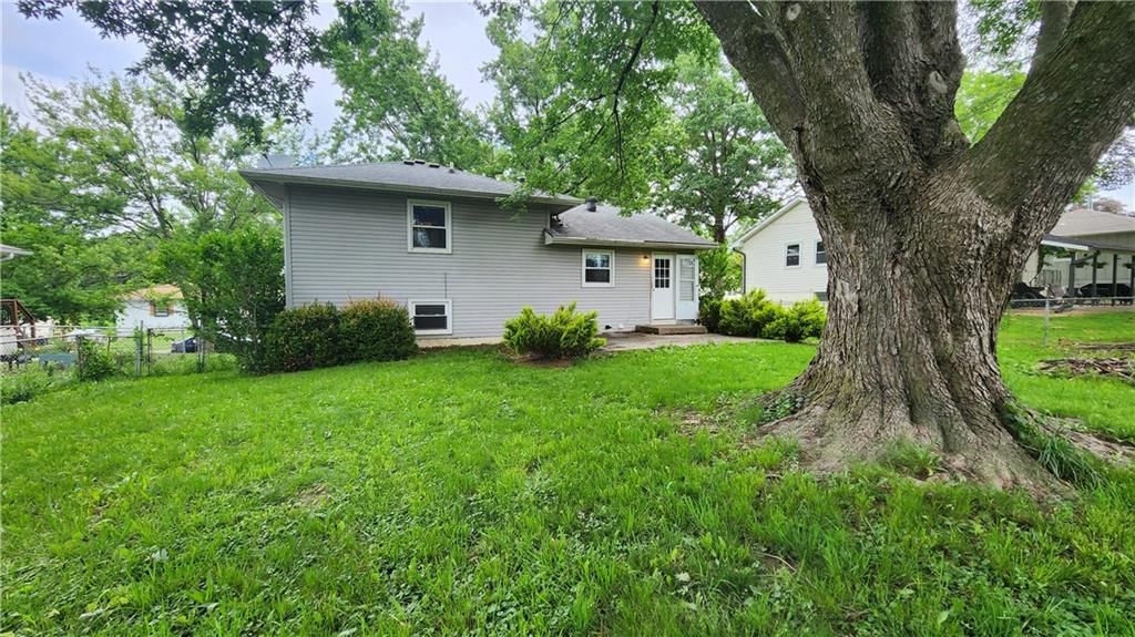 115 SHERRI Lane — photo 21