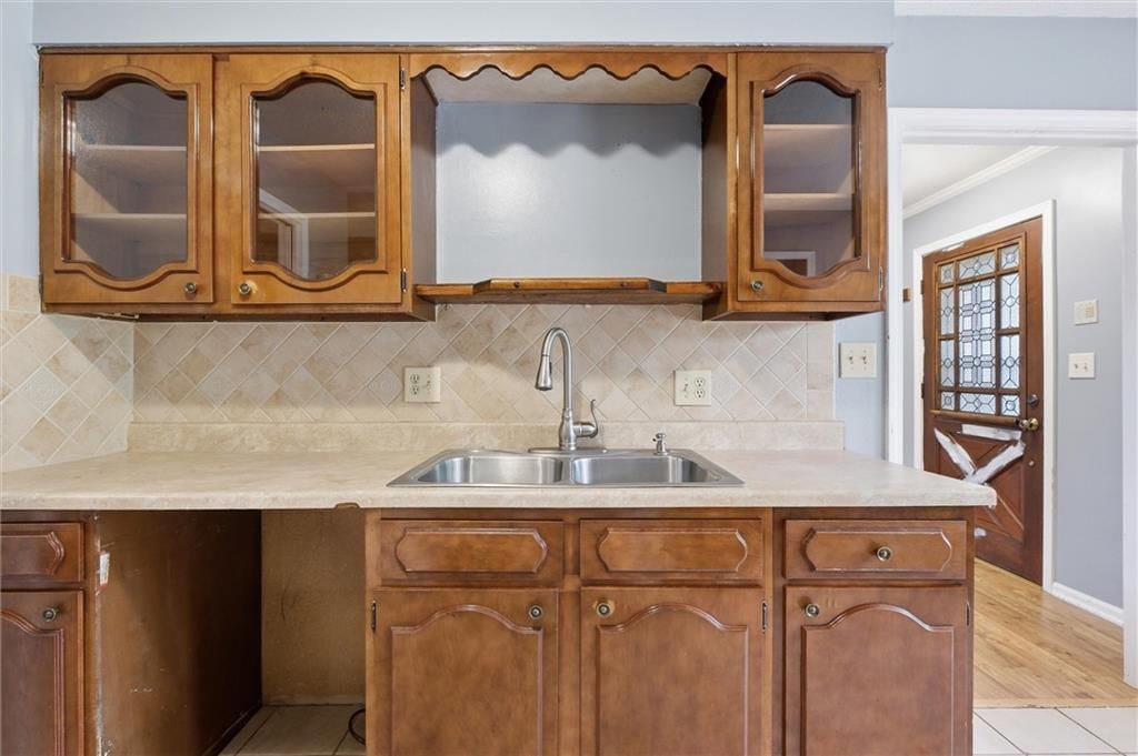 8315 Oakland Avenue — photo 10