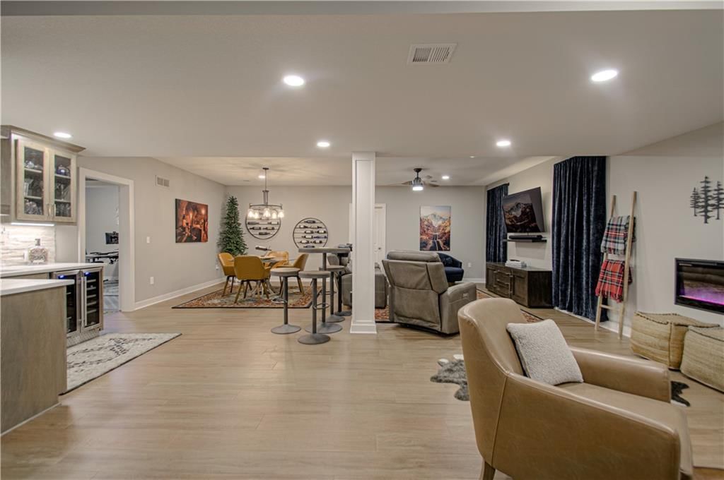 8701 N Allenton Avenue — photo 35