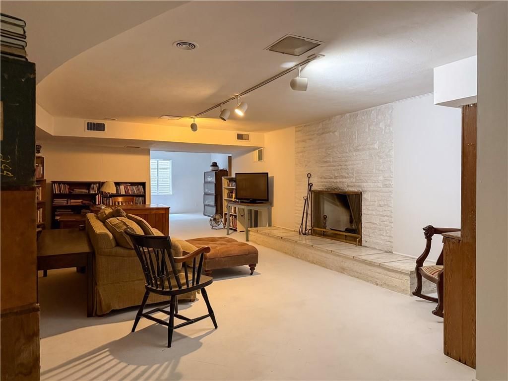 1336 Spencer Drive — photo 36