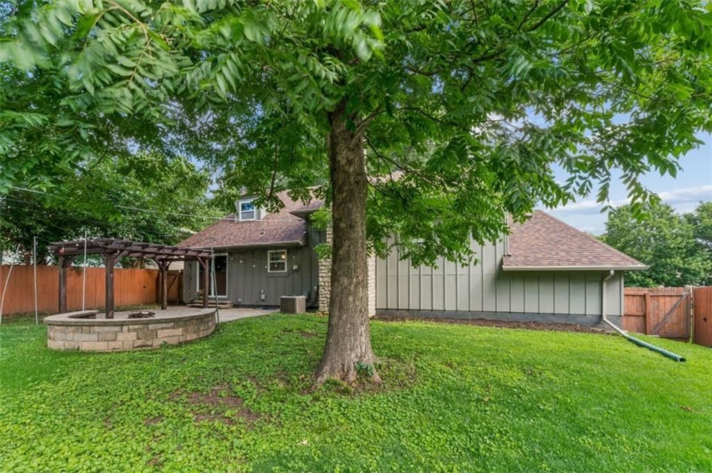 10901 W 91st Terrace — photo 46