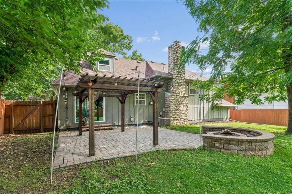 10901 W 91st Terrace — photo 48