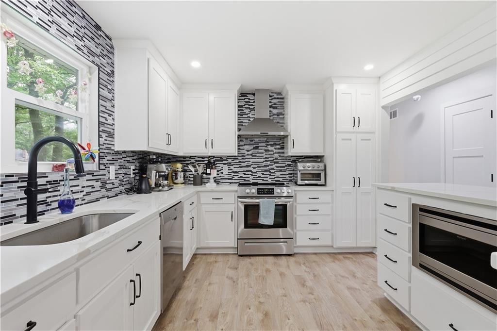 6709 Eastside Drive — photo 11