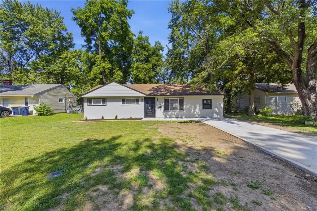 11310 CORRINGTON Avenue — photo 2