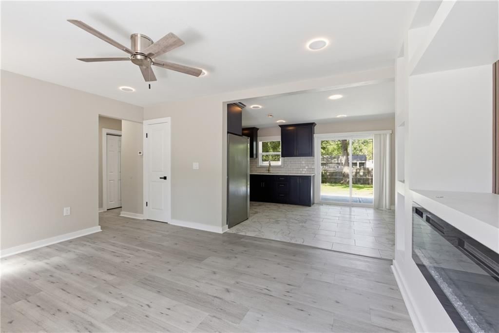 11310 CORRINGTON Avenue — photo 7