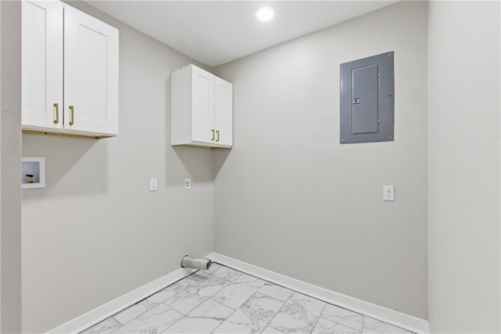 11310 CORRINGTON Avenue — photo 10