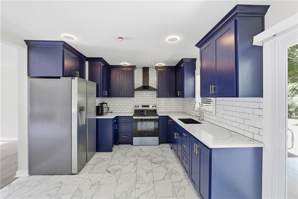 11310 CORRINGTON Avenue — photo 11