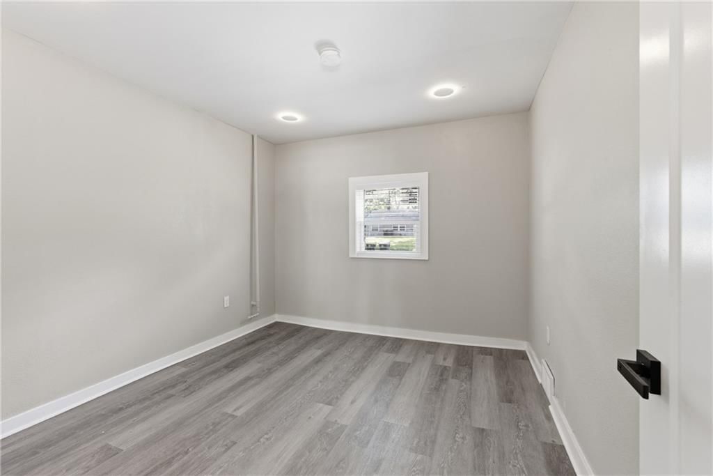 11310 CORRINGTON Avenue — photo 14