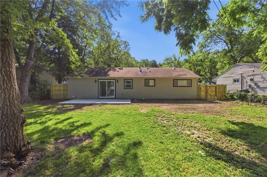11310 CORRINGTON Avenue — photo 24