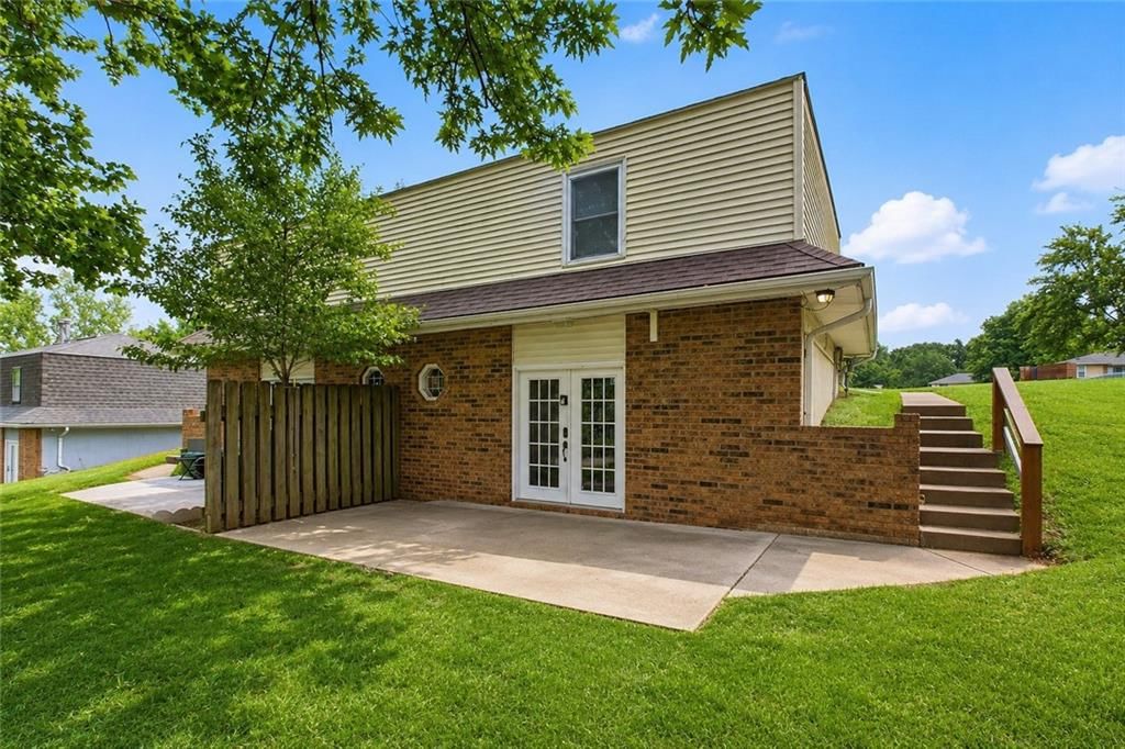 717 NE Ball Drive — photo 4