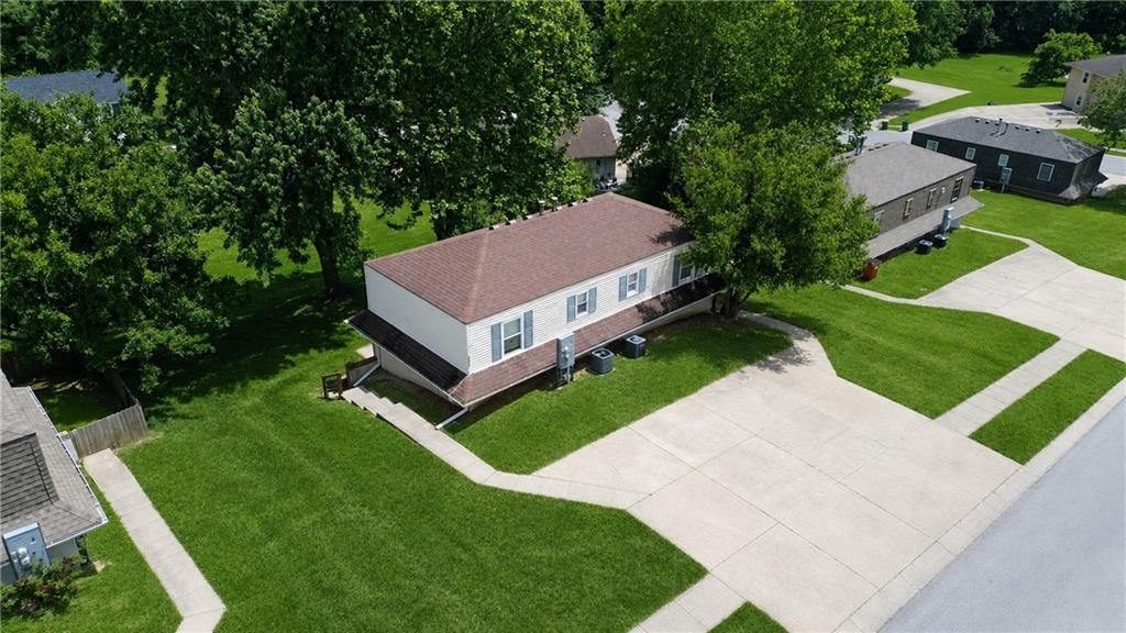 717 NE Ball Drive — photo 34