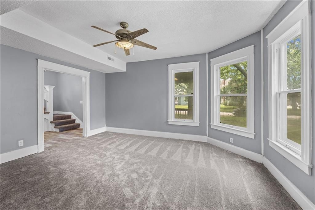 1017 S Hickory Street — photo 5