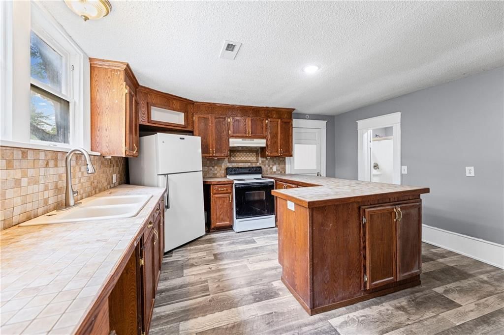 1017 S Hickory Street — photo 11